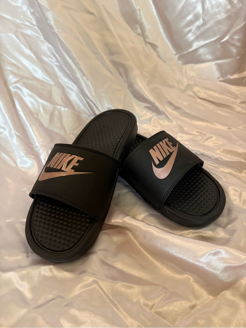 Nike Benassi JDI Slides Women’s Size 8, Like New